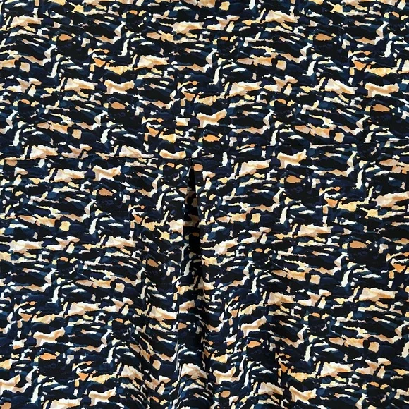 Carmen Marc Valvo Navy and Tan L/S Blouse - Picture 3 of 3